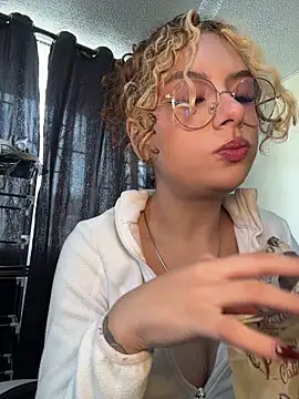 Amber-fire online show from 4, 5, 2026