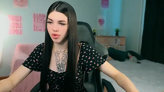 molly rettyy online show from 25, 6, 2026