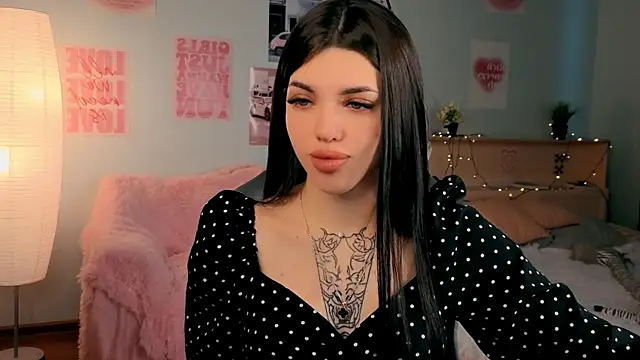 Snapshot of molly_rettyy chatting on 15, 4, 2026 molly rettyy online show from 15, 4, 2026