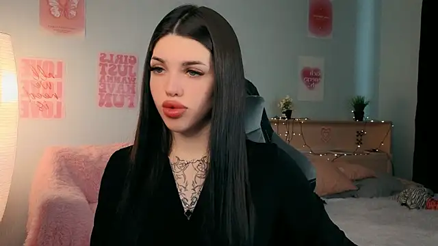 Snapshot of molly_rettyy chatting on 9, 5, 2026 molly rettyy online show from 9, 5, 2026