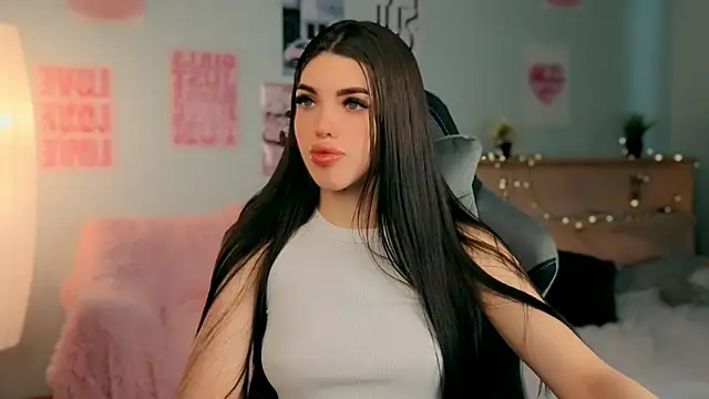 Snapshot of molly_rettyy chatting on 8, 4, 2026 molly rettyy online show from 8, 4, 2026