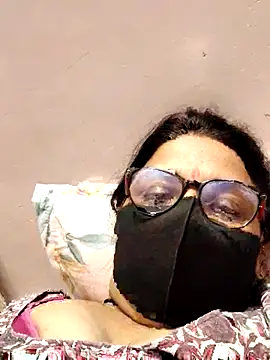 Snapshot of purvi46 chatting on 1, 4, 2026 purvi46 online show from 1, 4, 2026