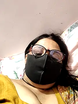 Snapshot of purvi46 chatting on 5, 4, 2026 purvi46 online show from 5, 4, 2026