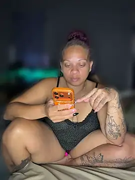 SHY QUINN online show from 21, 5, 2026