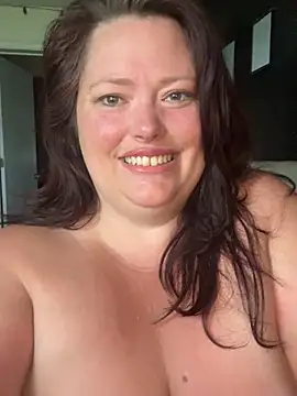 Snapshot of EmberVael chatting on 26, 6, 2026 EmberVael online show from 26, 6, 2026