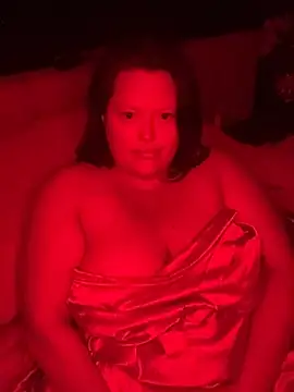Snapshot of EmberVael chatting on 30, 6, 2026 EmberVael online show from 30, 6, 2026