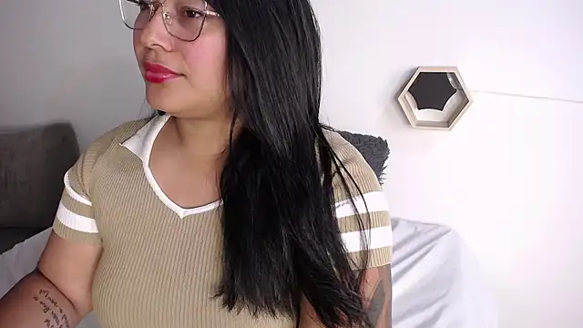 Snapshot of cataleyarosellee chatting on 21, 4, 2026 cataleyarosellee online show from 21, 4, 2026