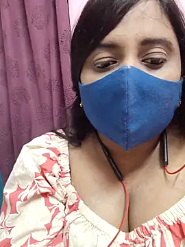Snapshot of Tami-sonia chatting on 13, 5, 2026 Tami-sonia online show from 13, 5, 2026