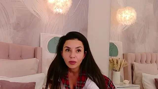 MonicaRamoss online show from 4, 5, 2026