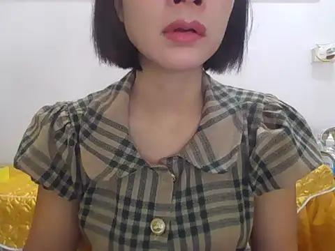 Snapshot of Lyna_2k chatting on 9, 4, 2026 Lyna 2k online show from 9, 4, 2026