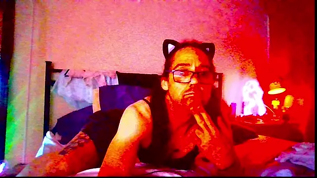 courtney1982 online show from 6, 4, 2026