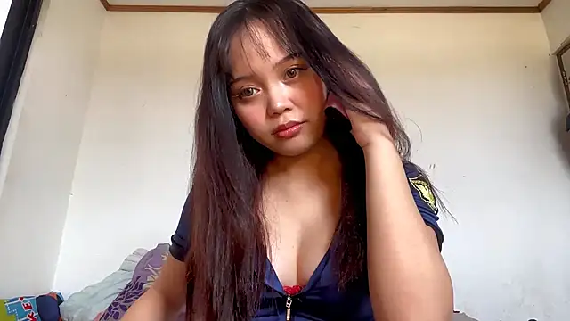 Snapshot of KarieTidey chatting on 5, 4, 2026 KarieTidey online show from 5, 4, 2026