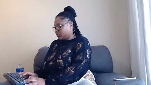 xxZoeyx online show from 15, 5, 2026