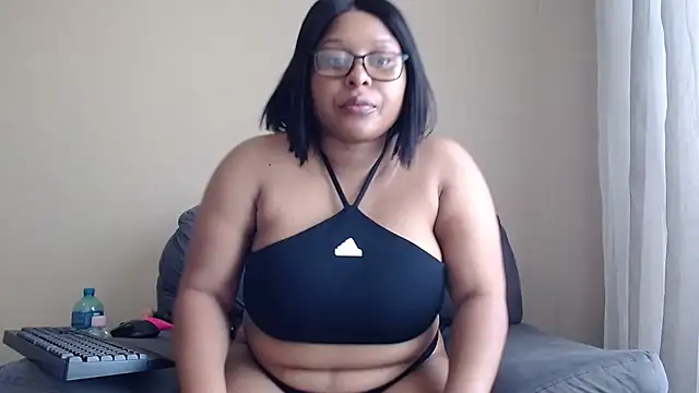 xxZoeyx online show from 25, 3, 2026