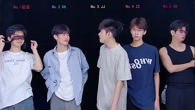 Snapshot of KOboys-818 chatting on 22, 4, 2026 KOboys-818 online show from 22, 4, 2026