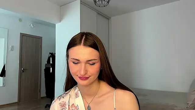 HallieHollo online show from 18, 5, 2026