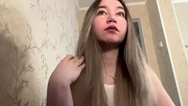 Snapshot of IreneOrbison chatting on 31, 3, 2026 IreneOrbison online show from 31, 3, 2026