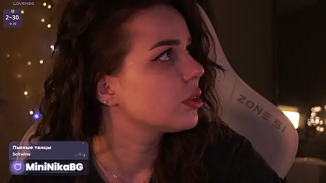  MiniNika  online show from 18, 4, 2026