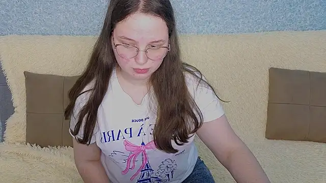 Snapshot of SofiDreamm chatting on 3, 4, 2026 SofiDreamm online show from 3, 4, 2026