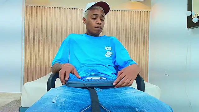 LUCA TURNER online show from 15, 4, 2026