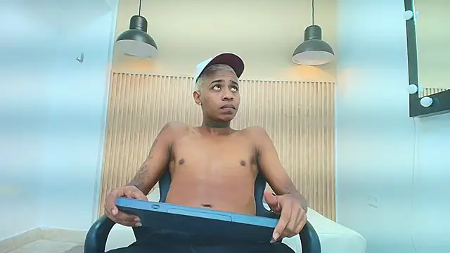 LUCA TURNER online show from 17, 4, 2026