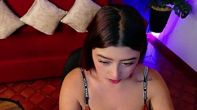 Snapshot of BrittanyBlueberry chatting on 4, 4, 2026 BrittanyBlueberry online show from 4, 4, 2026