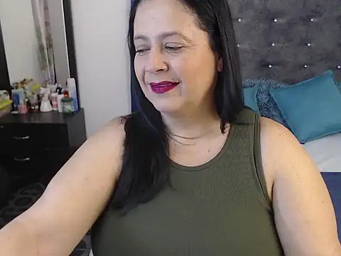 Snapshot of carlareyesk977 chatting on 4, 4, 2026 carlareyesk977 online show from 4, 4, 2026