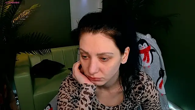 Snapshot of Ophyrix chatting on 10, 4, 2026 Ophyrix online show from 10, 4, 2026