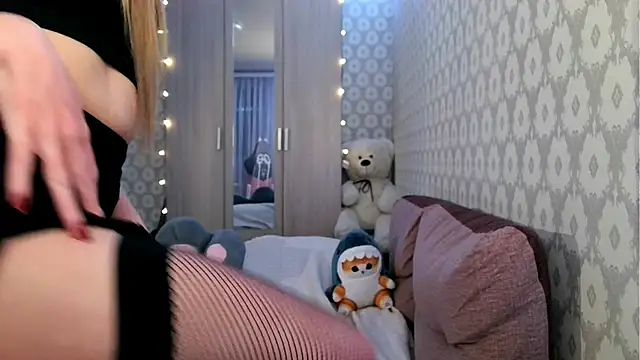 Snapshot of sexyamelia_meow chatting on 28, 4, 2026 sexyamelia meow online show from 28, 4, 2026