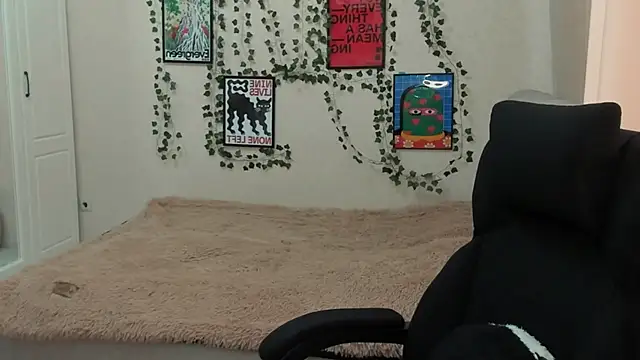 Snapshot of Emmarayder chatting on 3, 6, 2026 Emmarayder online show from 3, 6, 2026
