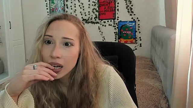 Snapshot of Emmarayder chatting on 8, 6, 2026 Emmarayder online show from 8, 6, 2026