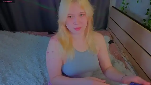 Snapshot of unburnedgirl chatting on 21, 7, 2026 unburnedgirl online show from 21, 7, 2026