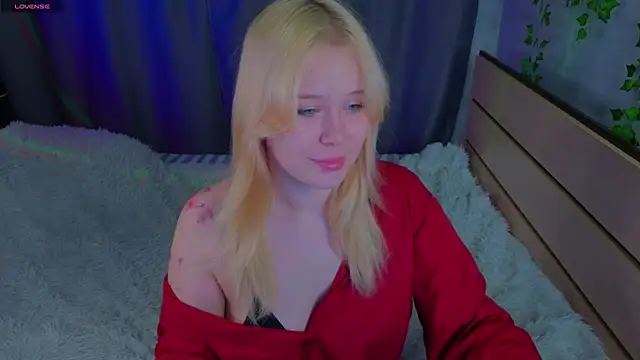 Snapshot of unburnedgirl chatting on 16, 7, 2026 unburnedgirl online show from 16, 7, 2026