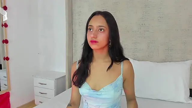 Charlotte Benette online show from 10, 4, 2026