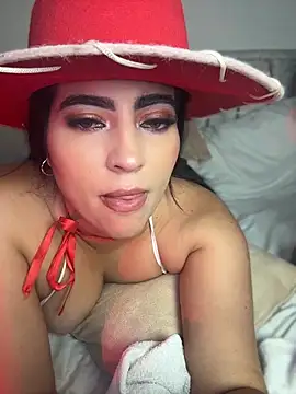Snapshot of helenarouse chatting on 11, 5, 2026 helenarouse online show from 11, 5, 2026
