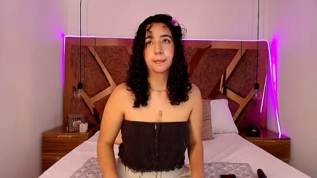 Snapshot of bella_swwan_ chatting on 17, 5, 2026 bella swwan online show from 17, 5, 2026
