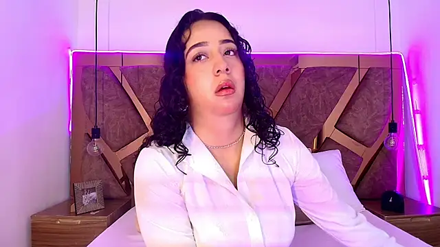 Snapshot of bella_swwan_ chatting on 17, 6, 2026 bella swwan online show from 17, 6, 2026