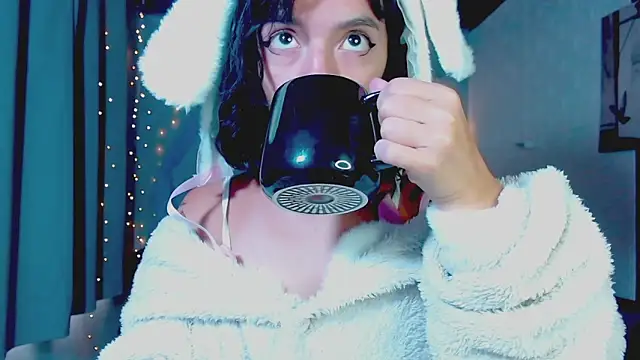 Snapshot of LannieGonzales chatting on 8, 4, 2026 LannieGonzales online show from 8, 4, 2026