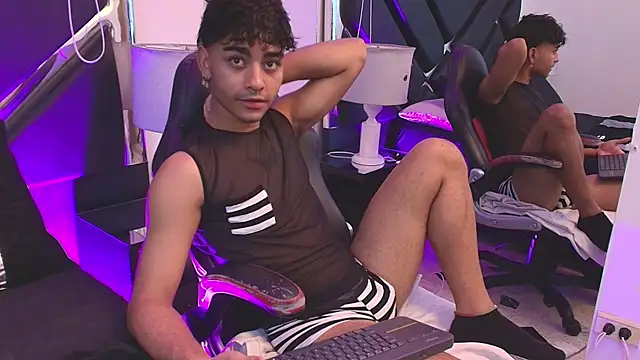 MiikeOthon online show from 2, 4, 2026