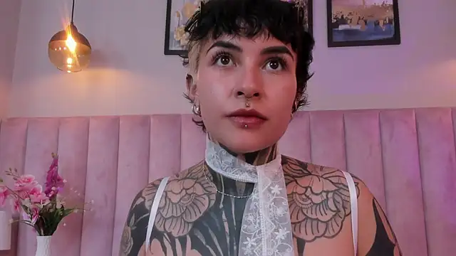 Luana fiore online show from 1, 4, 2026