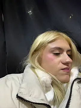 Lia fire online show from 31, 5, 2026