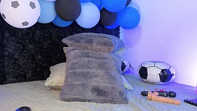 KiraKeyTeen online show from 18, 6, 2026
