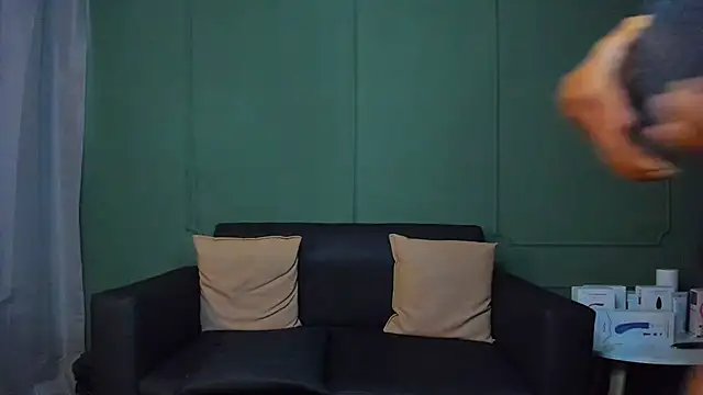 Snapshot of dominc_berry chatting on 29, 4, 2026 dominc berry online show from 29, 4, 2026