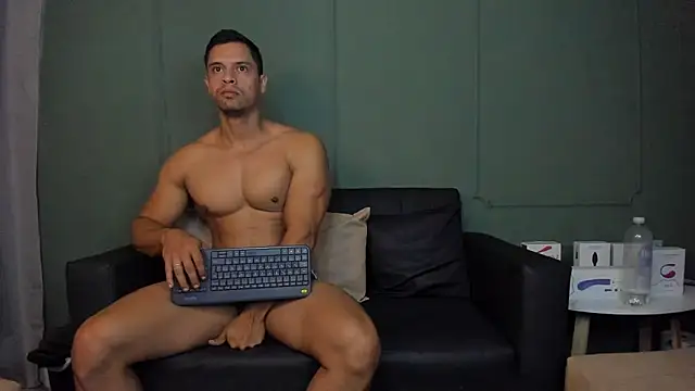 Snapshot of dominc_berry chatting on 17, 5, 2026 dominc berry online show from 17, 5, 2026