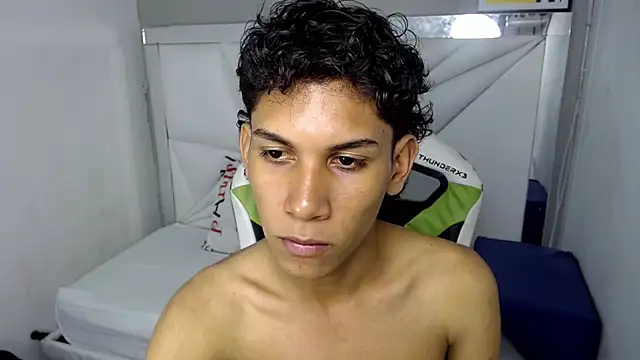 Snapshot of Taylorr_junior_ chatting on 31, 3, 2026 Taylorr junior online show from 31, 3, 2026