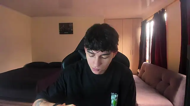 Snapshot of Luke_Chill chatting on 4, 5, 2026 Luke Chill online show from 4, 5, 2026