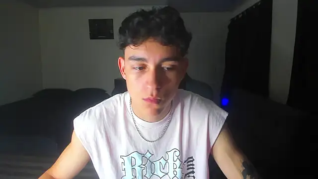 Snapshot of Luke_Chill chatting on 14, 4, 2026 Luke Chill online show from 14, 4, 2026
