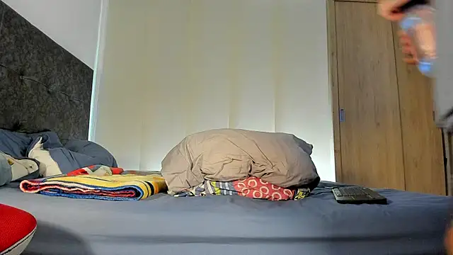 vyxen x online show from 21, 4, 2026