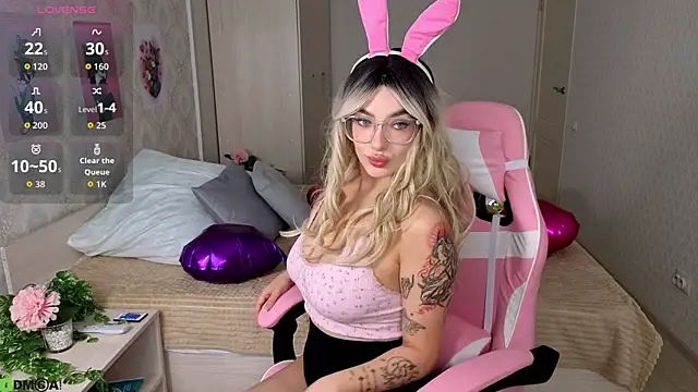 Snapshot of Emily_Bloom_119 chatting on 1, 4, 2026 Emily Bloom 119 online show from 1, 4, 2026