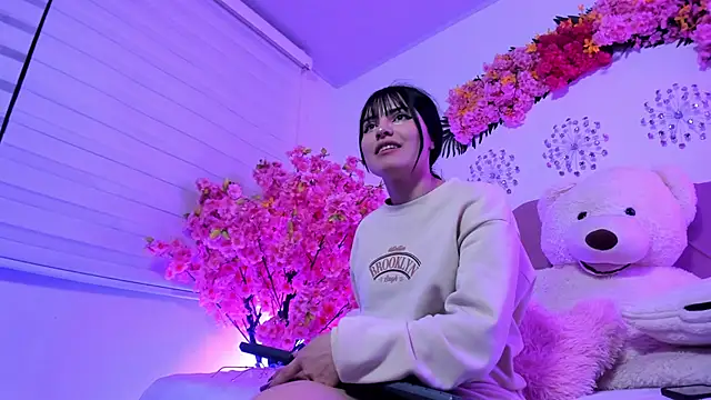 SamanthaVelvett  online show from 6, 4, 2026